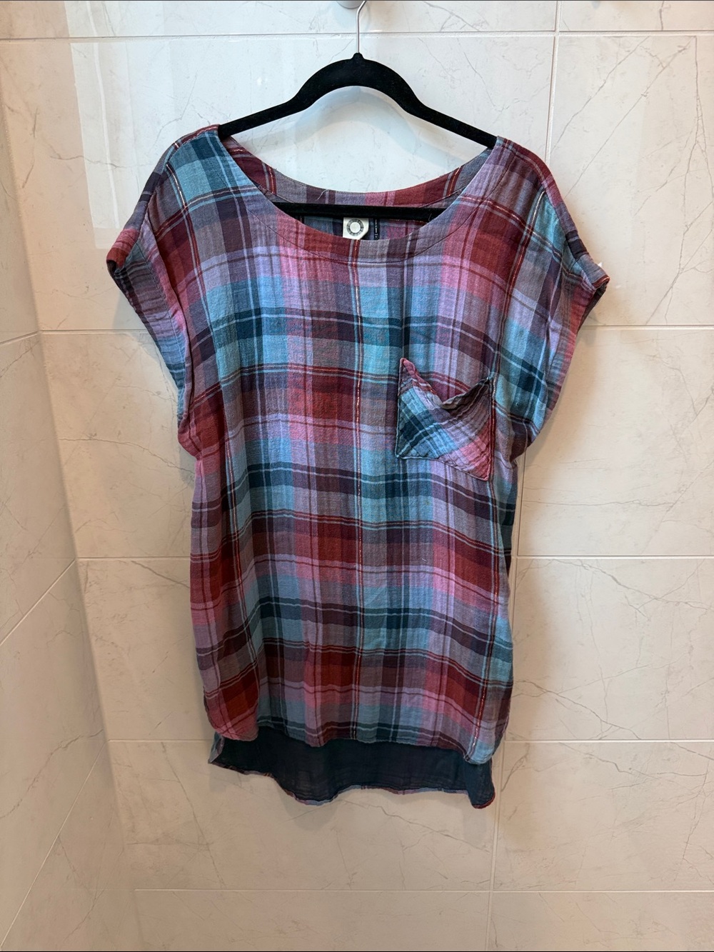 Short Sleeve Plaid Tunic Top in Blue & Red